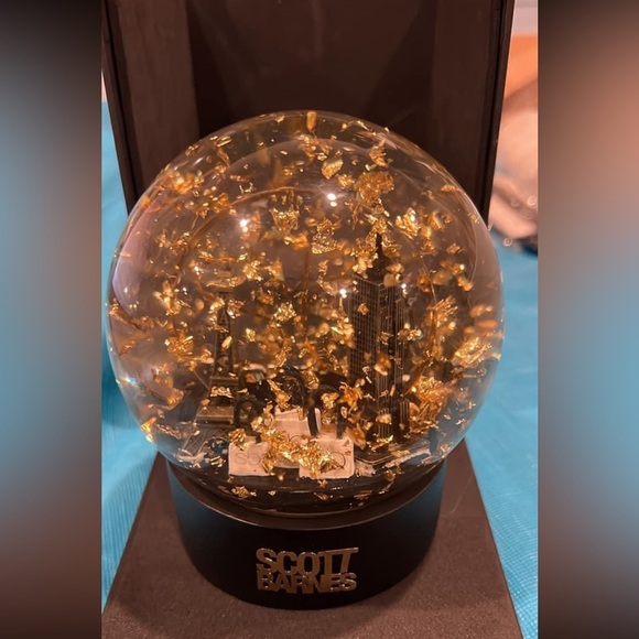 NEW Scott Barnes Snow globe - Picture 5 of 5